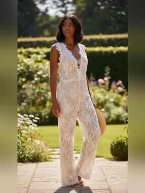 PrettyLittleThing White Lace Contrast Plunge V-Neck Jumpsuit Size 12